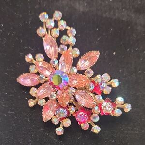 Vintage Brooch Pink